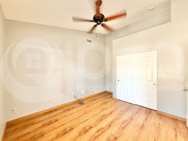 Building Photo - 1487 E Aspen Ave
