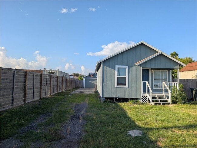 Primary Photo - 637 Jester St