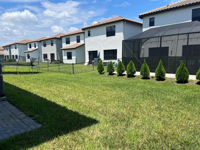 Building Photo - 5525 Agostino Way
