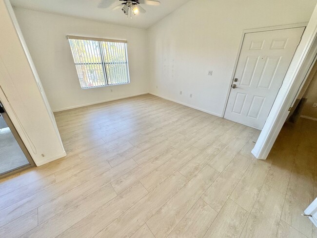 Building Photo - BEAUTIFUL 2 BEDROOM 2 BATHROOM 2ND STORY C...