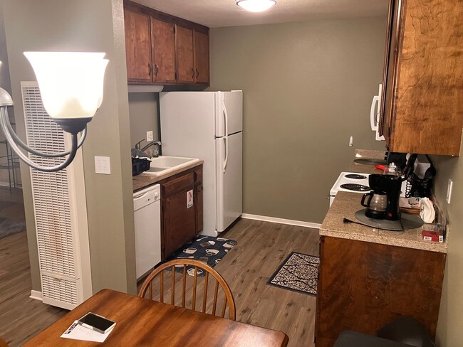 Building Photo - One level ground floor unit