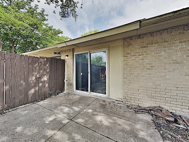 Building Photo - 2054 E Peters Colony Rd