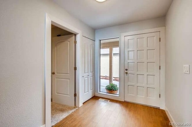 Building Photo - Beautifully Remodeled 3 bedroom Townhome in the Pinery.