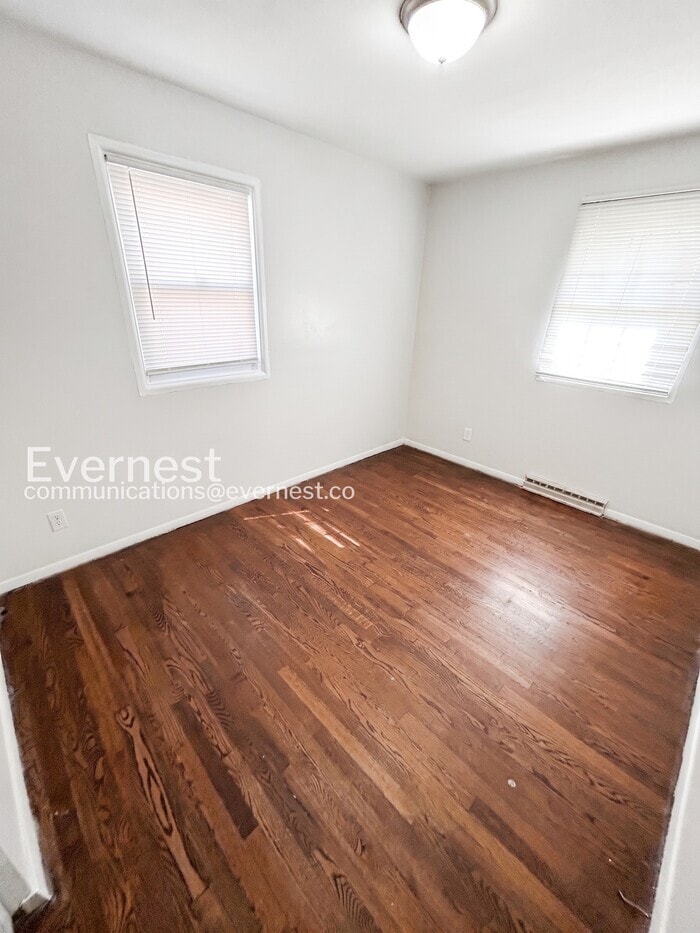 Building Photo - 1359 Cove Ln