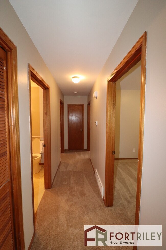 Building Photo - Family Home for rent!