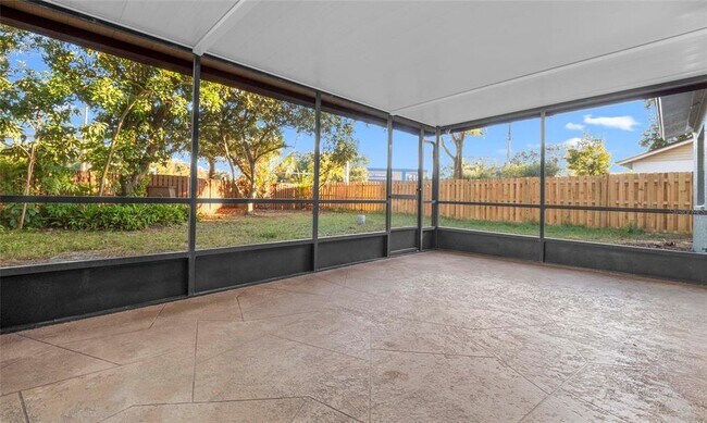 Building Photo - 14615 Daybreak Dr