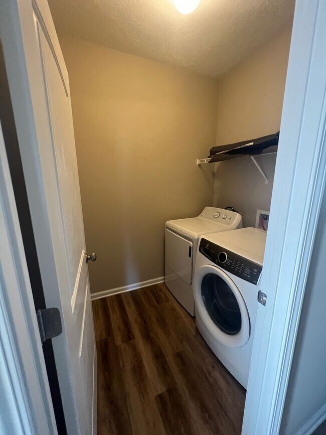 Building Photo - 4 Bedroom  Home in Thomson, Georgia just off the Bypass