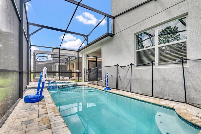 Building Photo - 1919 Tropical Palms Cir