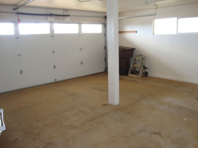 Building Photo - 1378 Hoolako St