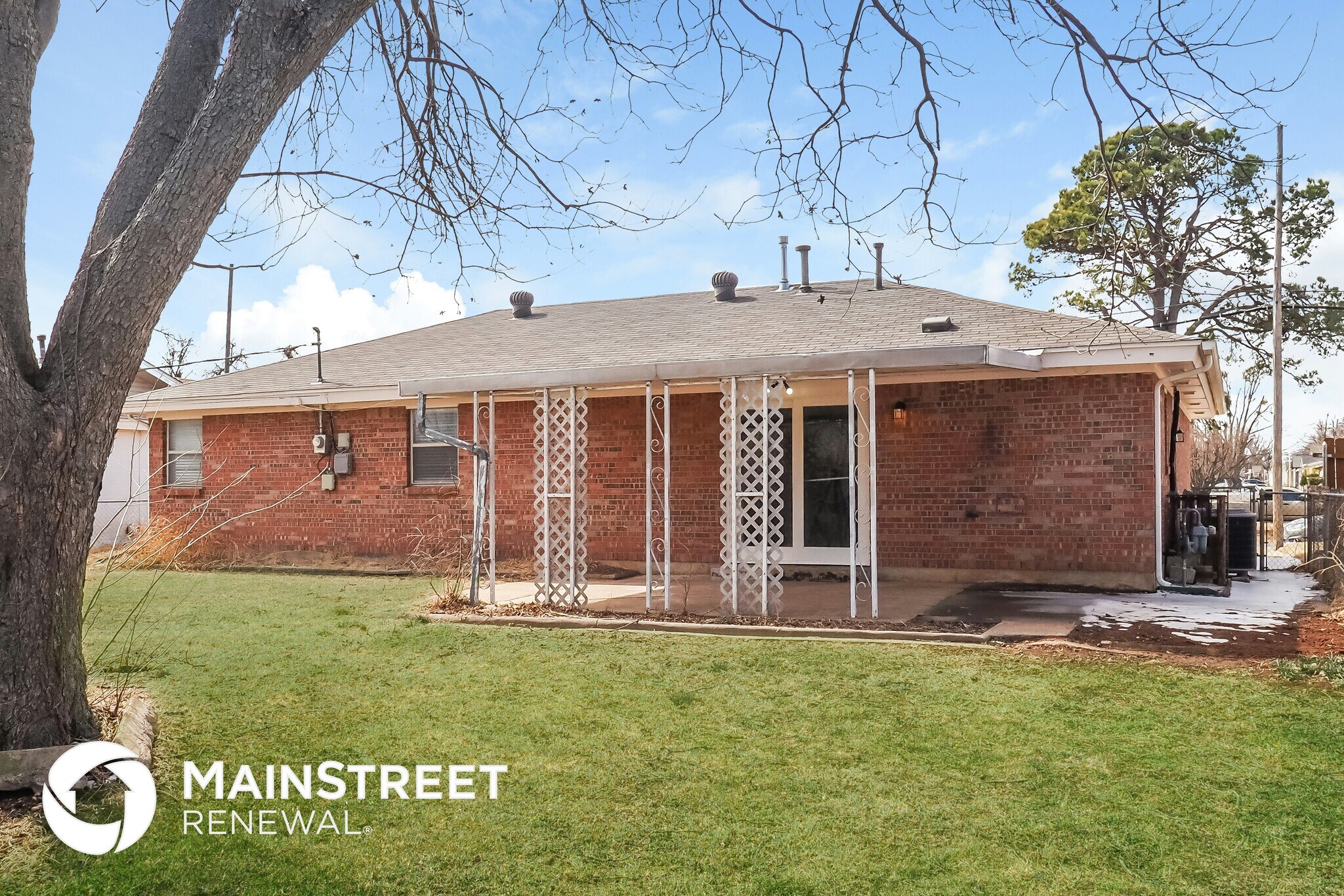 Building Photo - 2600 N Peniel Ave