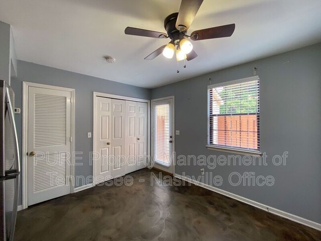 Building Photo - 517 Brentwood Pointe