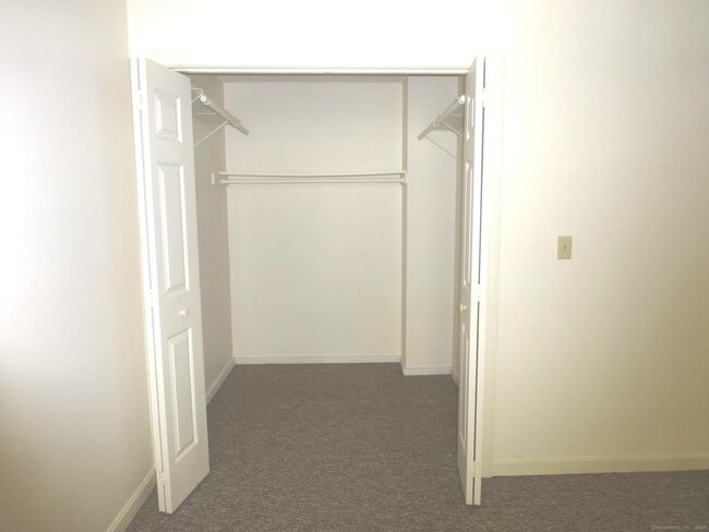 Building Photo - 221 Judd Square
