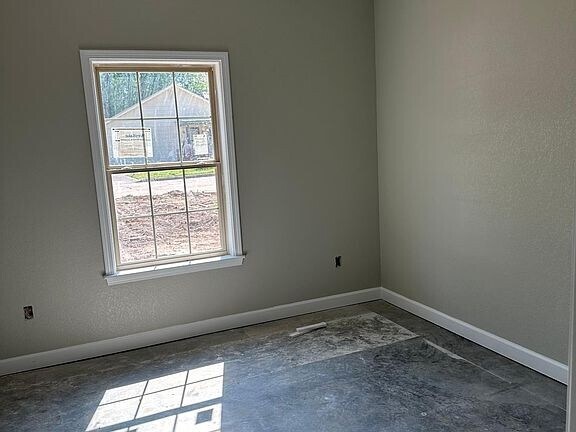 Building Photo - 200 S Elm St