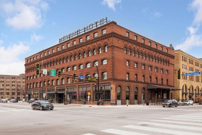 Building Photo - 700 N Washington Ave