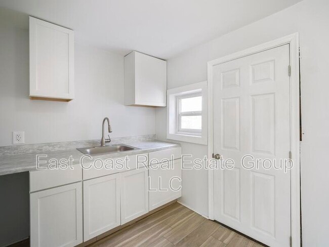 Building Photo - 528 Hack Wilson Way