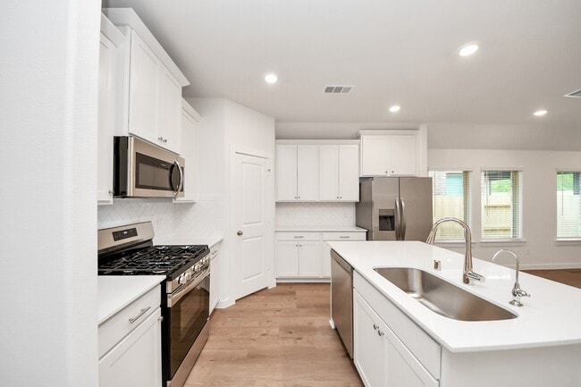 Building Photo - 31815 Autumn Spur Ln