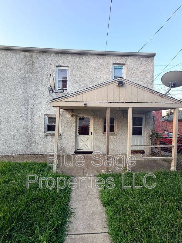 Building Photo - 621 W 7th St