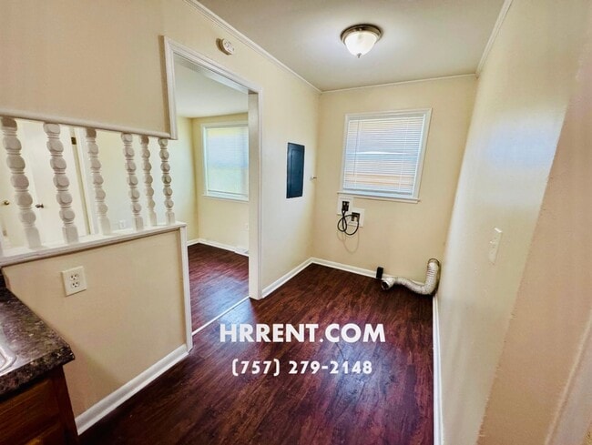 Building Photo - Beautiful 3 Bedroom 2.5 Bathroom Ranch Style Home located in the Northside area of Norfolk!