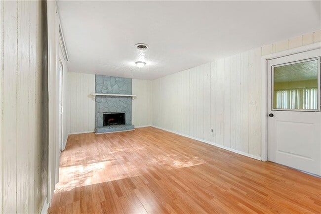 Building Photo - 1069 Martin Rd