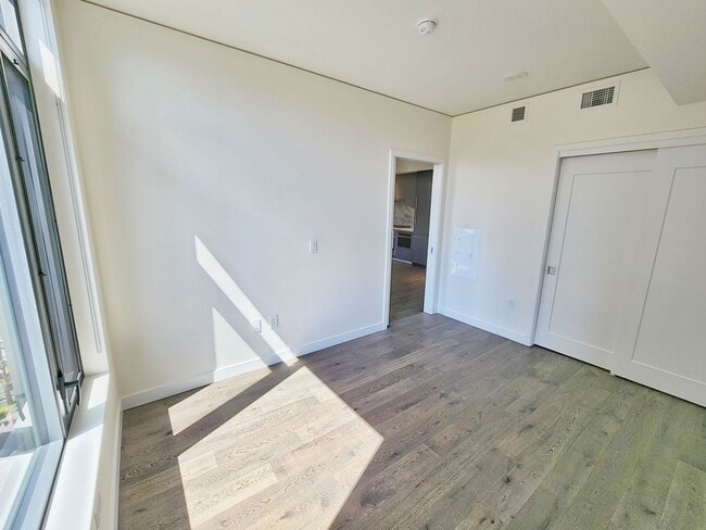 Building Photo - New Construction! Beautiful 1 Bed 1 Bath C...