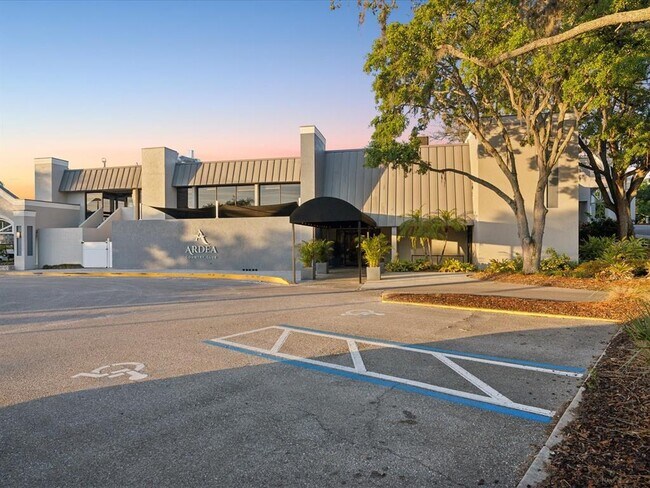 Building Photo - 121 Lindsay Ln