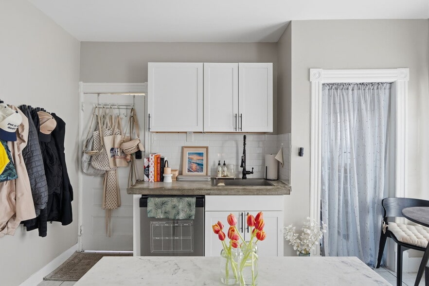 Building Photo - 186 Arnoldale Rd