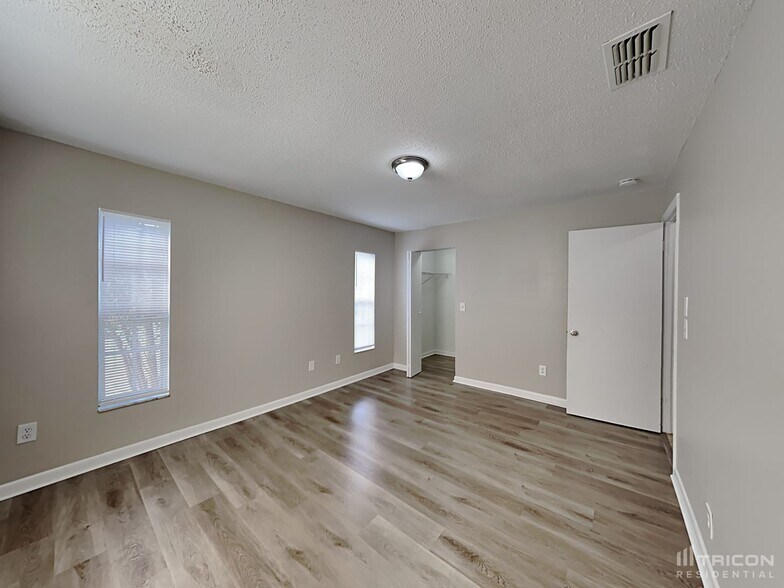 Building Photo - 13912 Henson Cir
