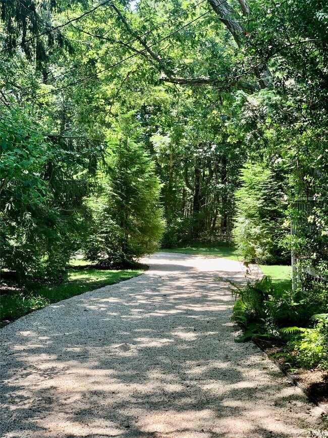 Building Photo - 3 1st Pl