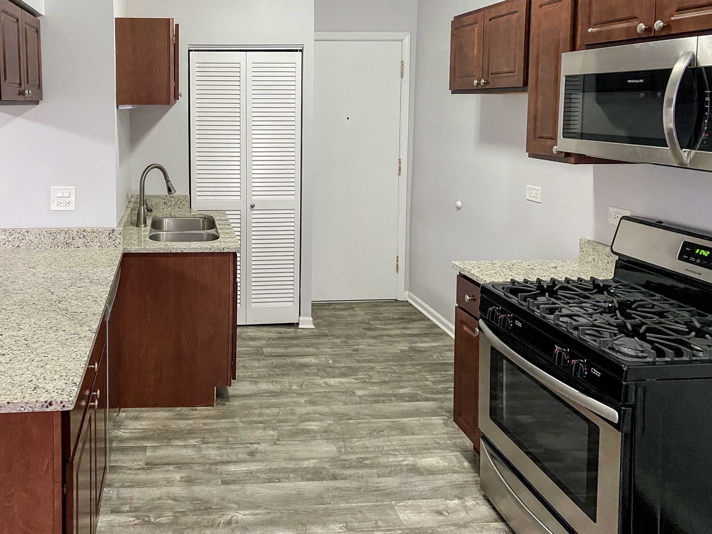 Building Photo - 3715 N Sheffield Ave