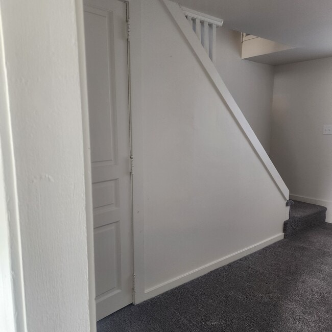 Building Photo - 2213 Lehman St