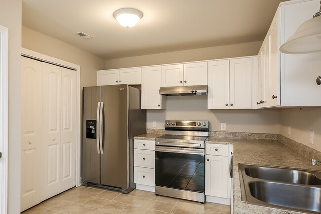 Building Photo - Beautiful Open Concept Ranch in Easley, SC!