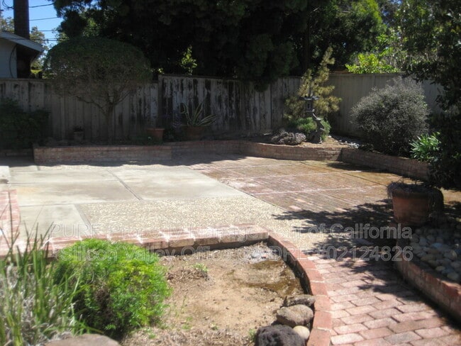 Building Photo - 734 Bantry Ct