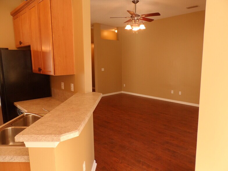 Building Photo - 979 Steeple Chase Ln