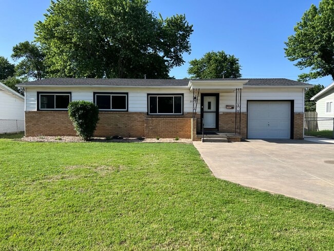 Primary Photo - Newly Remodeled 3 Bed 1 Bath Home in Derby!!