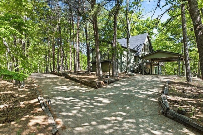 Building Photo - 114 Cherokee Dr S