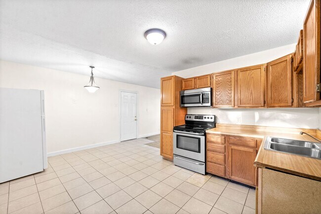 Building Photo - 1509 Nichols Dr