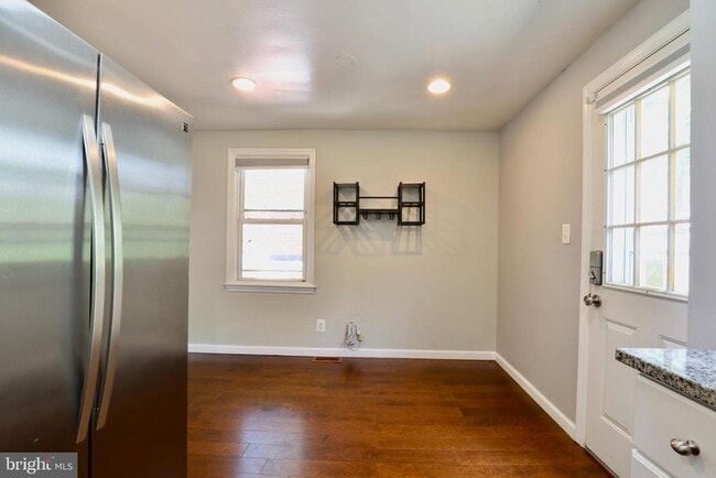 Building Photo - 3631 S Kemper Rd