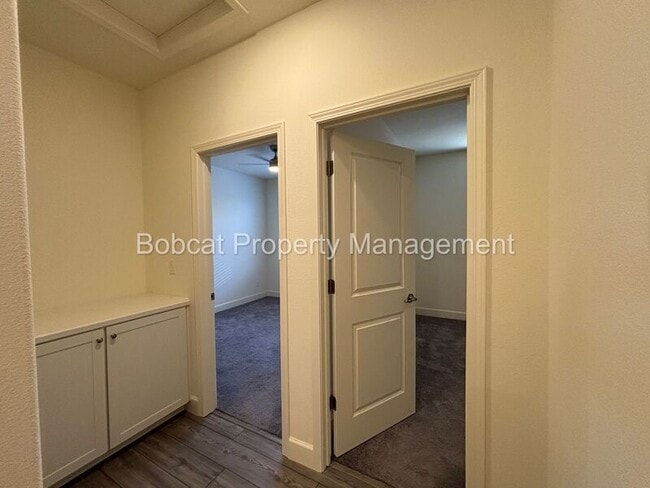 Building Photo - 1097 Dapple Dr