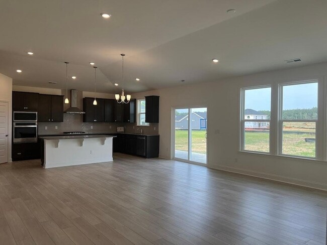 Building Photo - 225 Thomas Gage Dr
