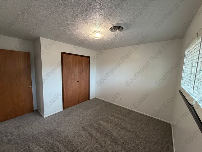 Building Photo - Newly Renovated 2 bedroom 1 bathroom