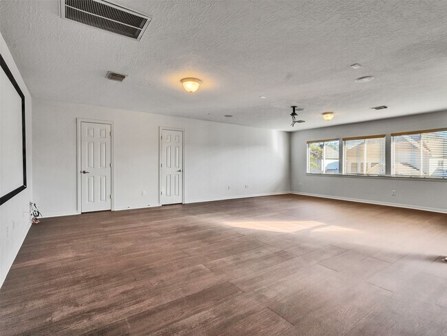 Building Photo - 14518 Logan Falls Ln