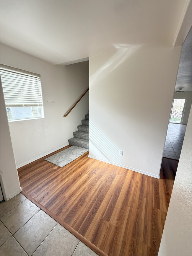 Building Photo - 626 Britton Ln