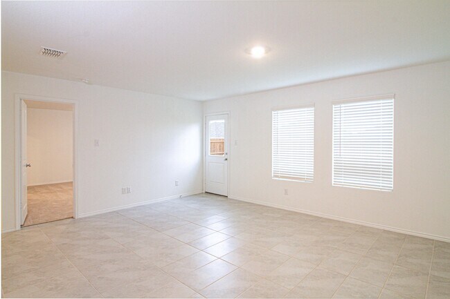 Building Photo - 404 Dewberry Dr