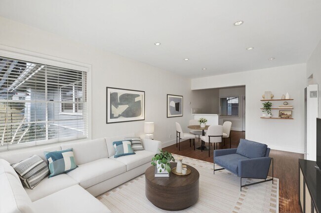 Building Photo - 2000 Clay St