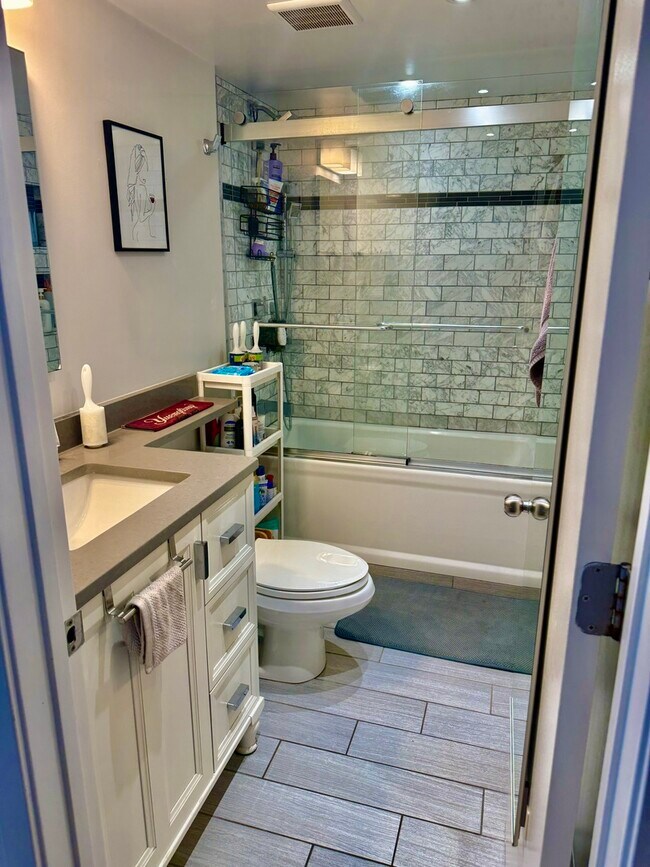 Building Photo - 1601 S Indiana Ave