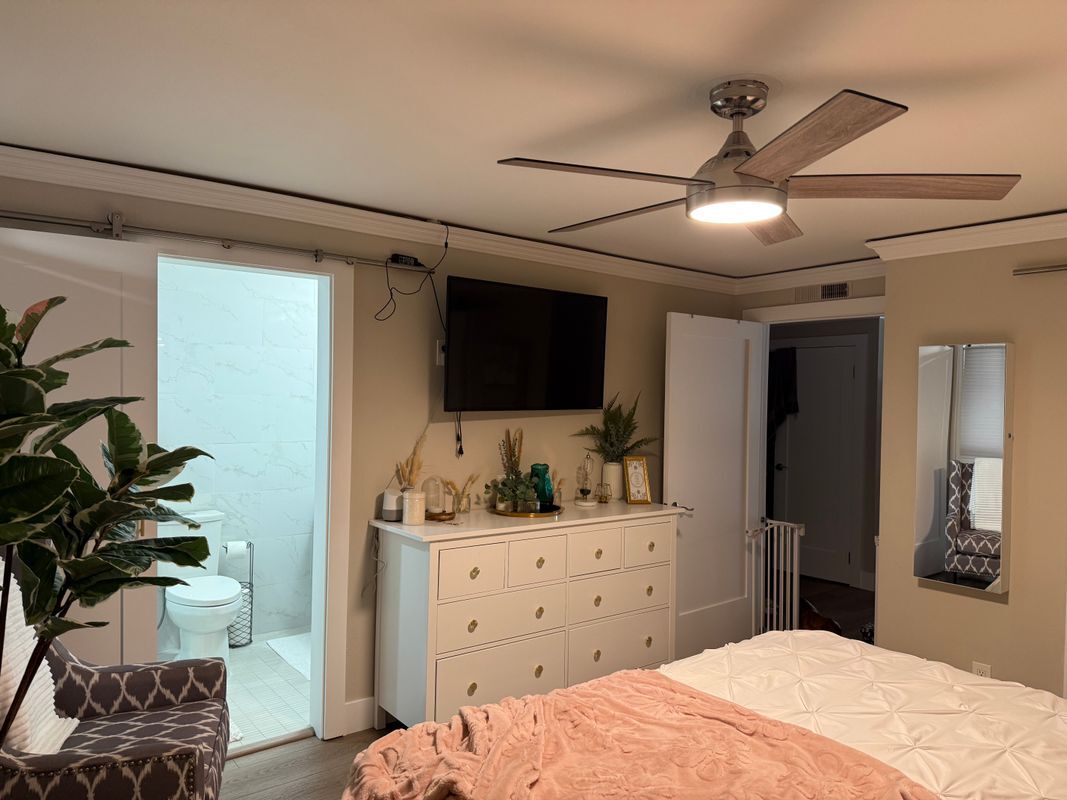 Building Photo - 9125 Marina Pacifica Dr N