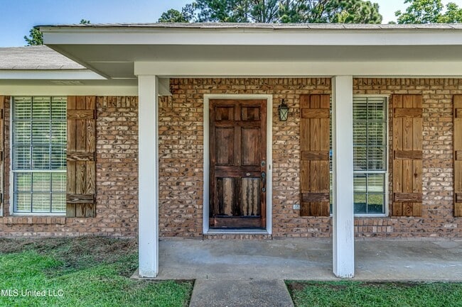 Building Photo - 348 Durham Ct