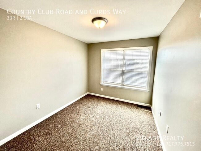 Building Photo - 703 Country Club Rd