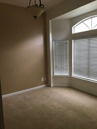 Building Photo - Nice house