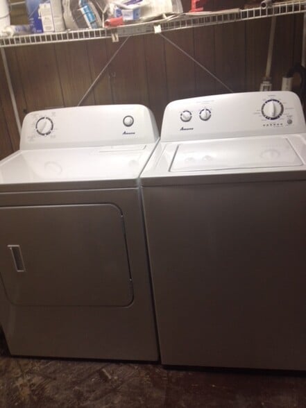 Building Photo - 2305 Ash Ave Nw